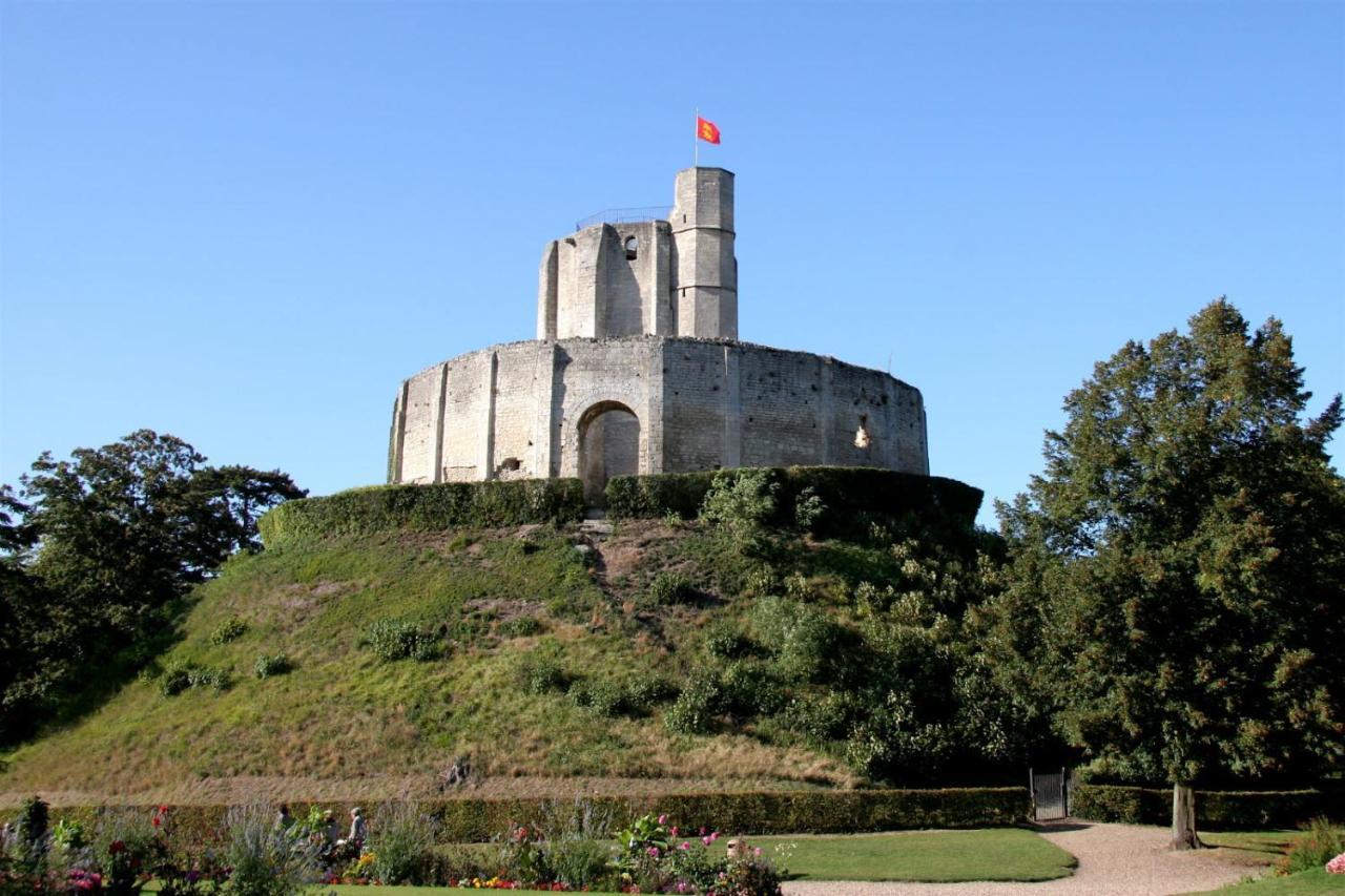 Superbe studio face au château Gisors Exterior foto